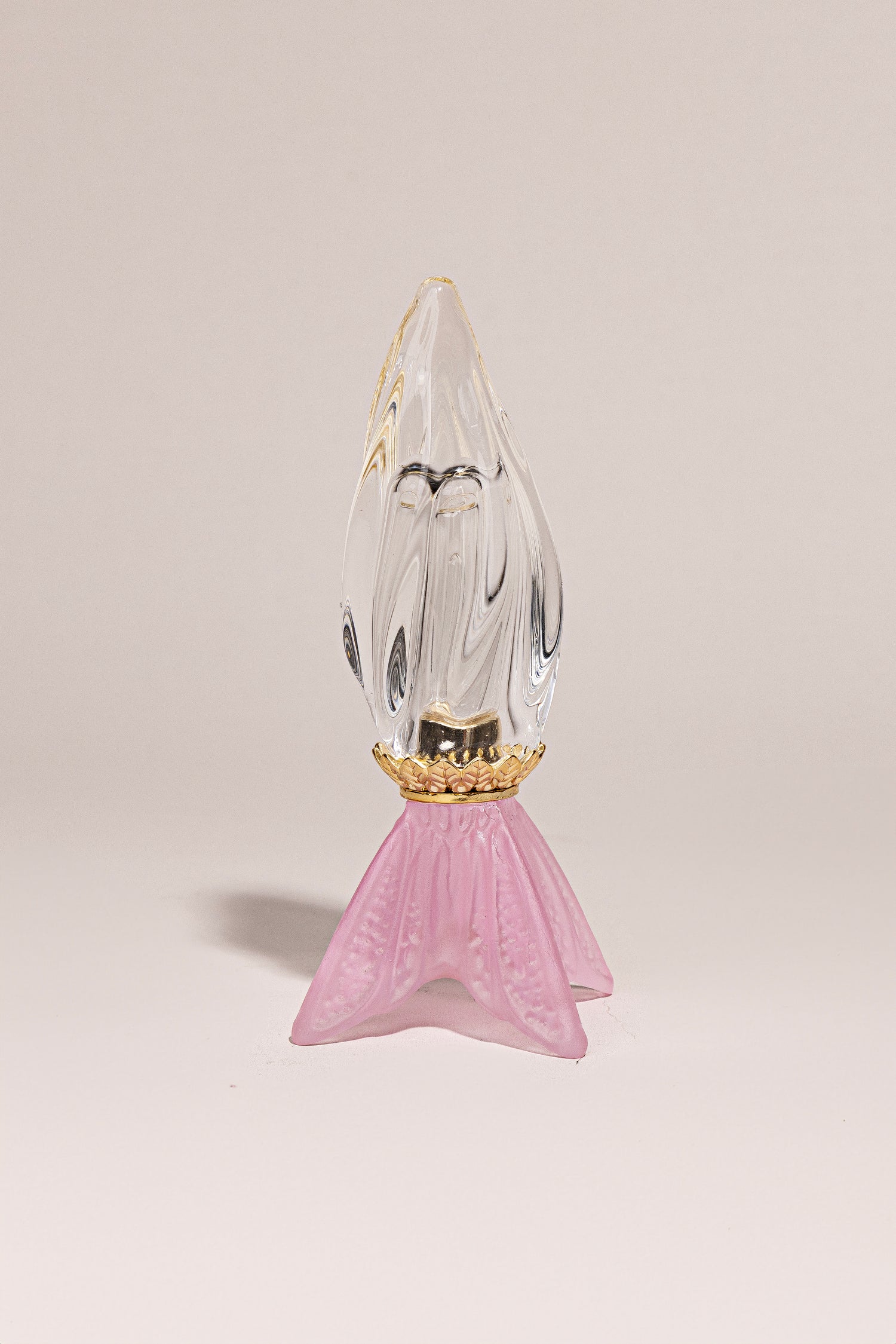 Ayla – crystal oud bottle with crystal butterfly base فاخر من أتيليه كاروسيل