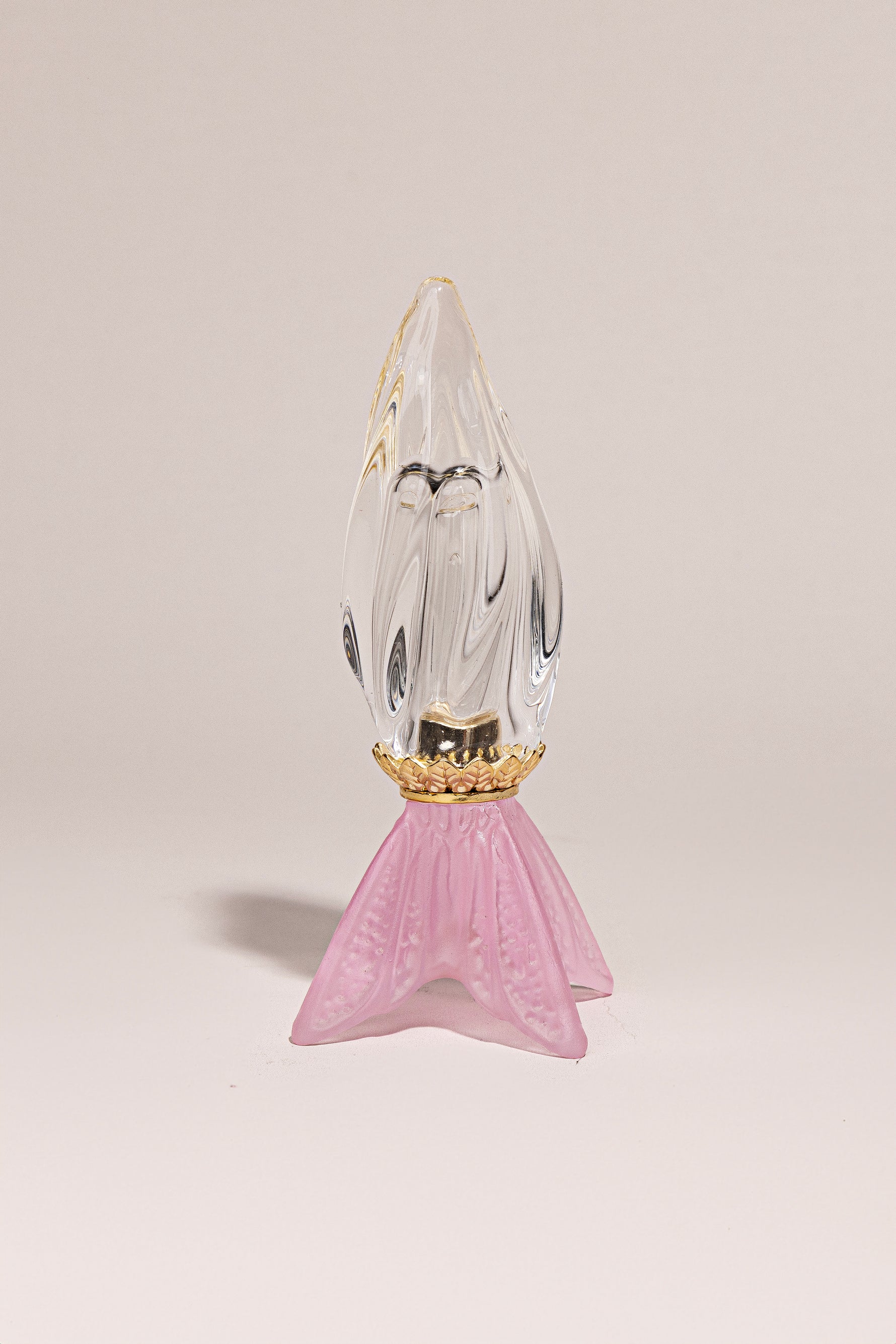 Ayla – crystal oud bottle with crystal butterfly base فاخر من أتيليه كاروسيل