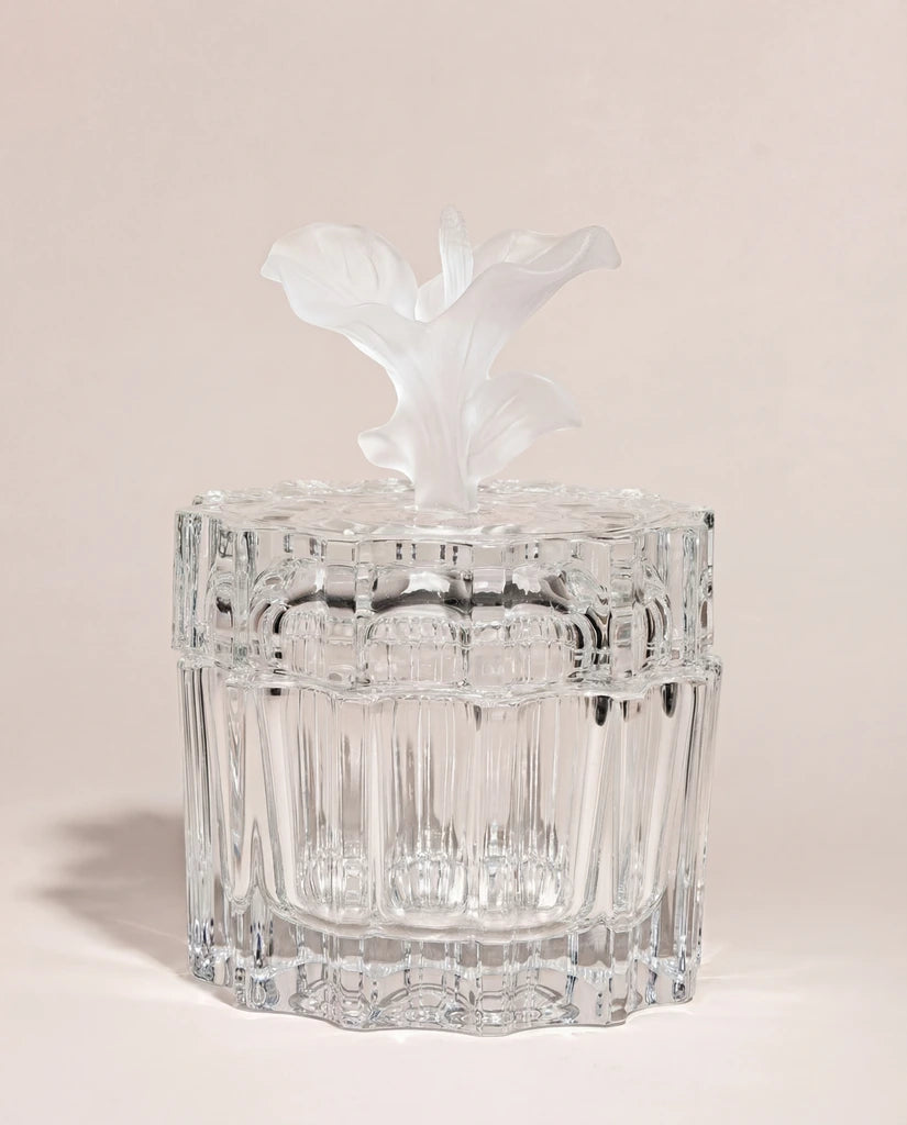 Calla Lily – transparent crystal jar with frosted calla lily flower lid فاخر من أتيليه كاروسيل