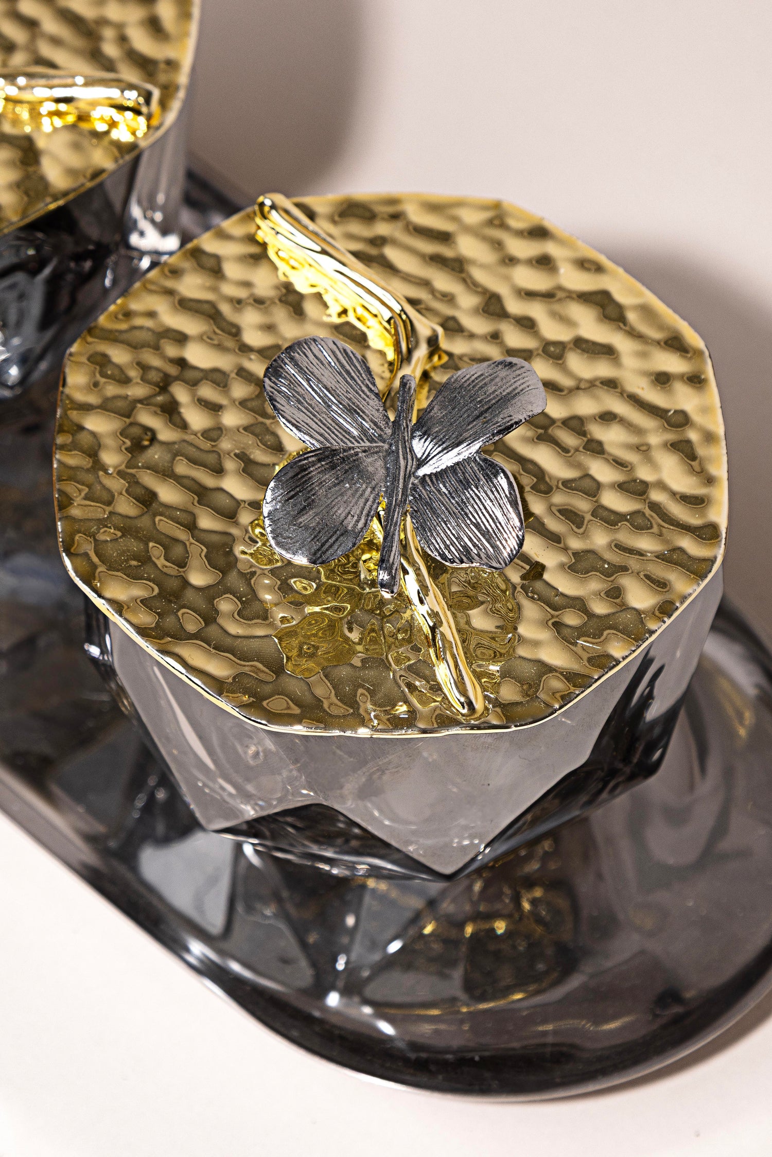 Duo Butterfly – set of two glass jars with butterfly lids on silver tray فاخر من أتيليه كاروسيل