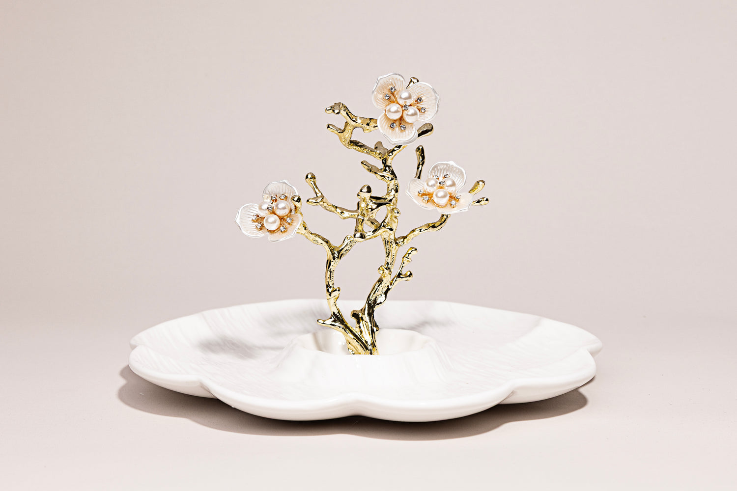 Flower Pearl Trinket – golden branch trinket with white blossoms and pearl centers فاخر من أتيليه كاروسيل