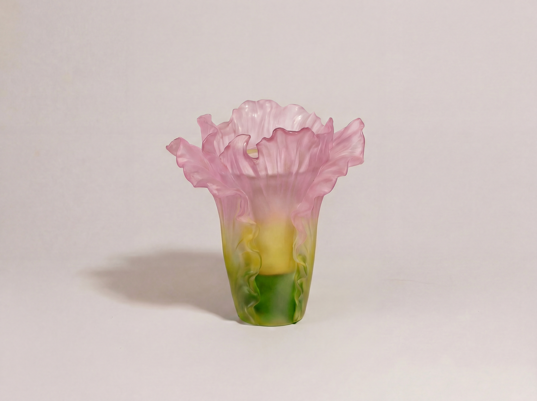 Fleur d'or luxury crystal flower-shaped oud burner with customizable colors by Atelier Carrousel