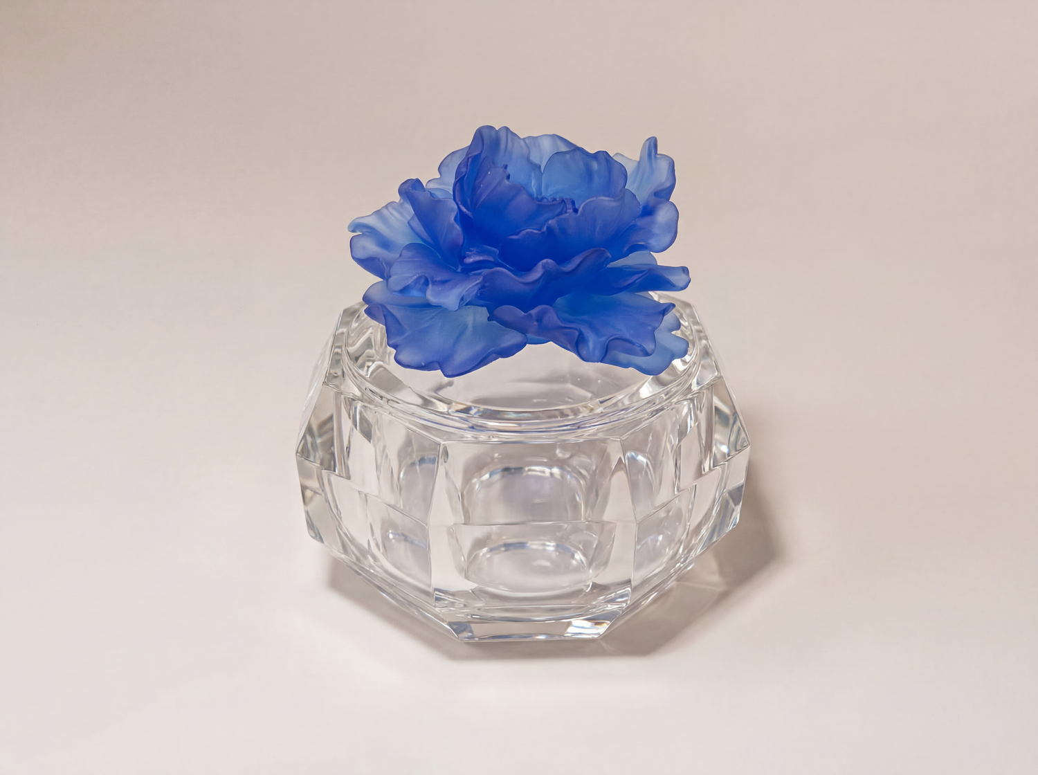Sapphire – crystal jar with handcrafted royal blue crystal flower lid فاخر من أتيليه كاروسيل
