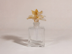 Lily Perfume Bottle luxury gift by Atelier Carrousel – image 7